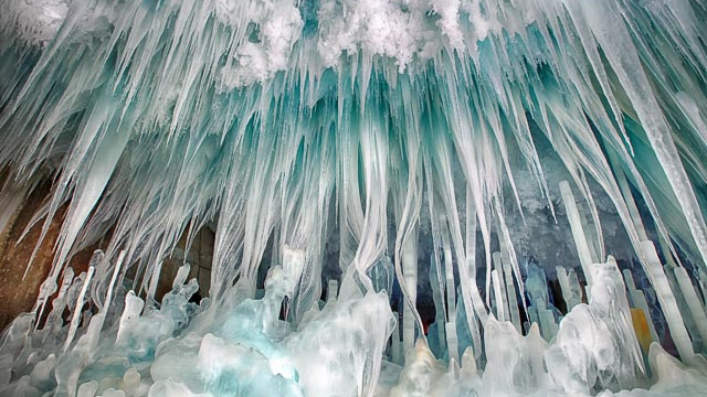 Defrost Building SHFT | Read | Freakish Photos of a Building Thawing
